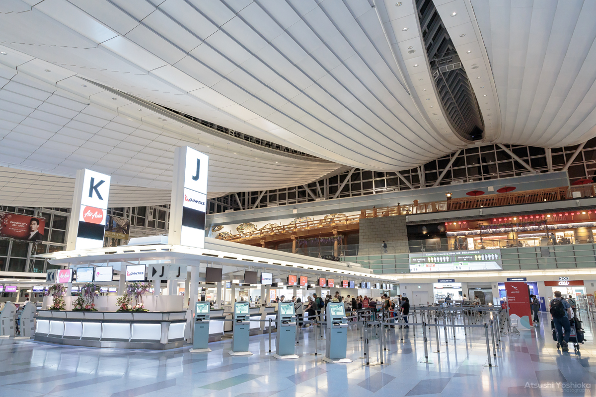 海外旅行　空港チェックイン