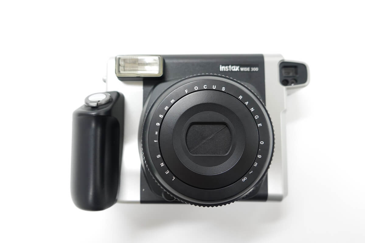 ワイドなチェキ“instax WIDE300”レビュー！2倍サイズの魅力や