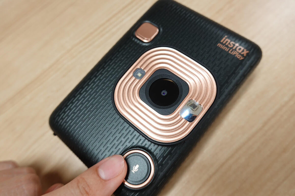 ついに録音機能！？「チェキ instax mini LiPlay」の特徴 スマホ連携で録音・写真の送信もできる