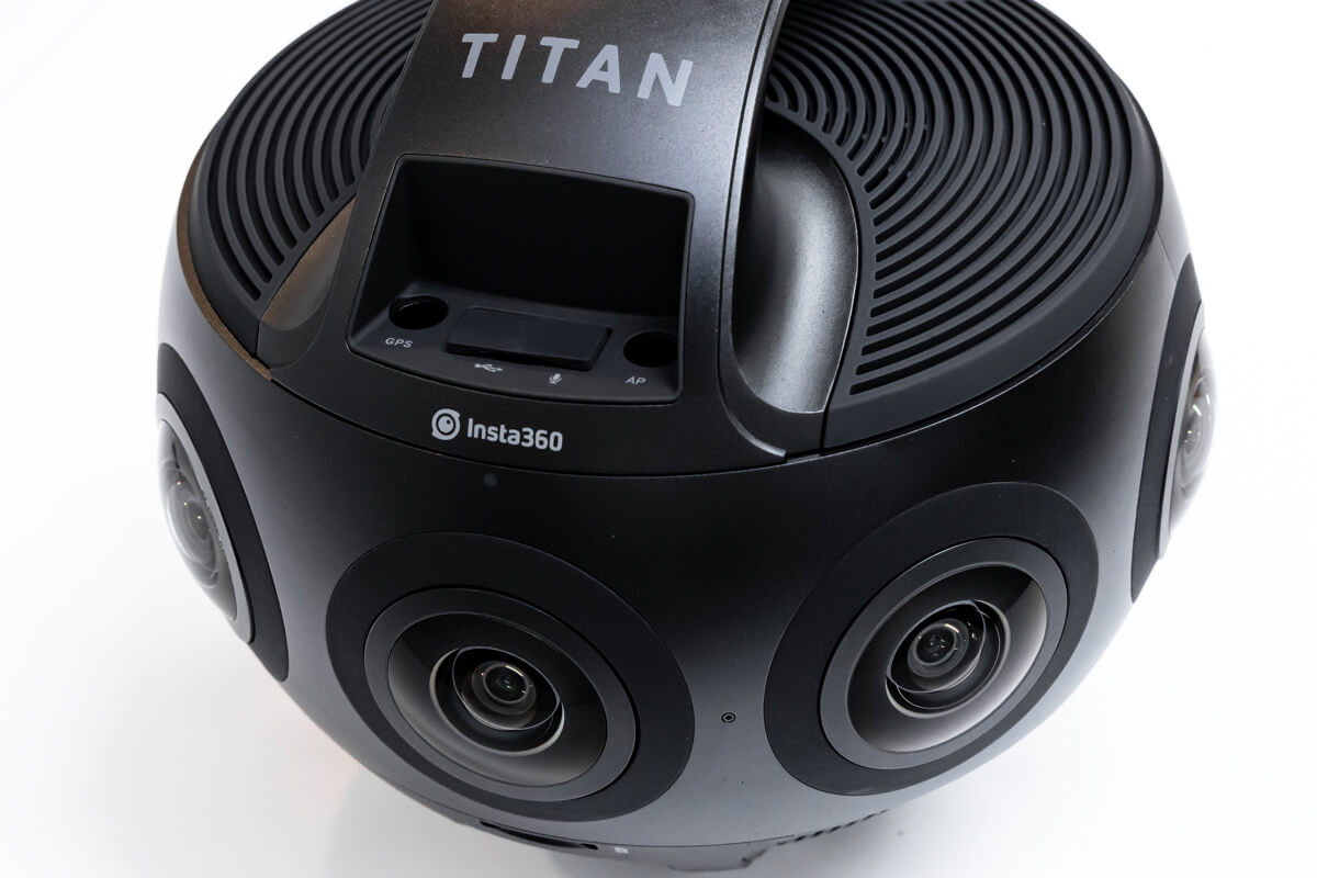 Insta360 Titan レビュー