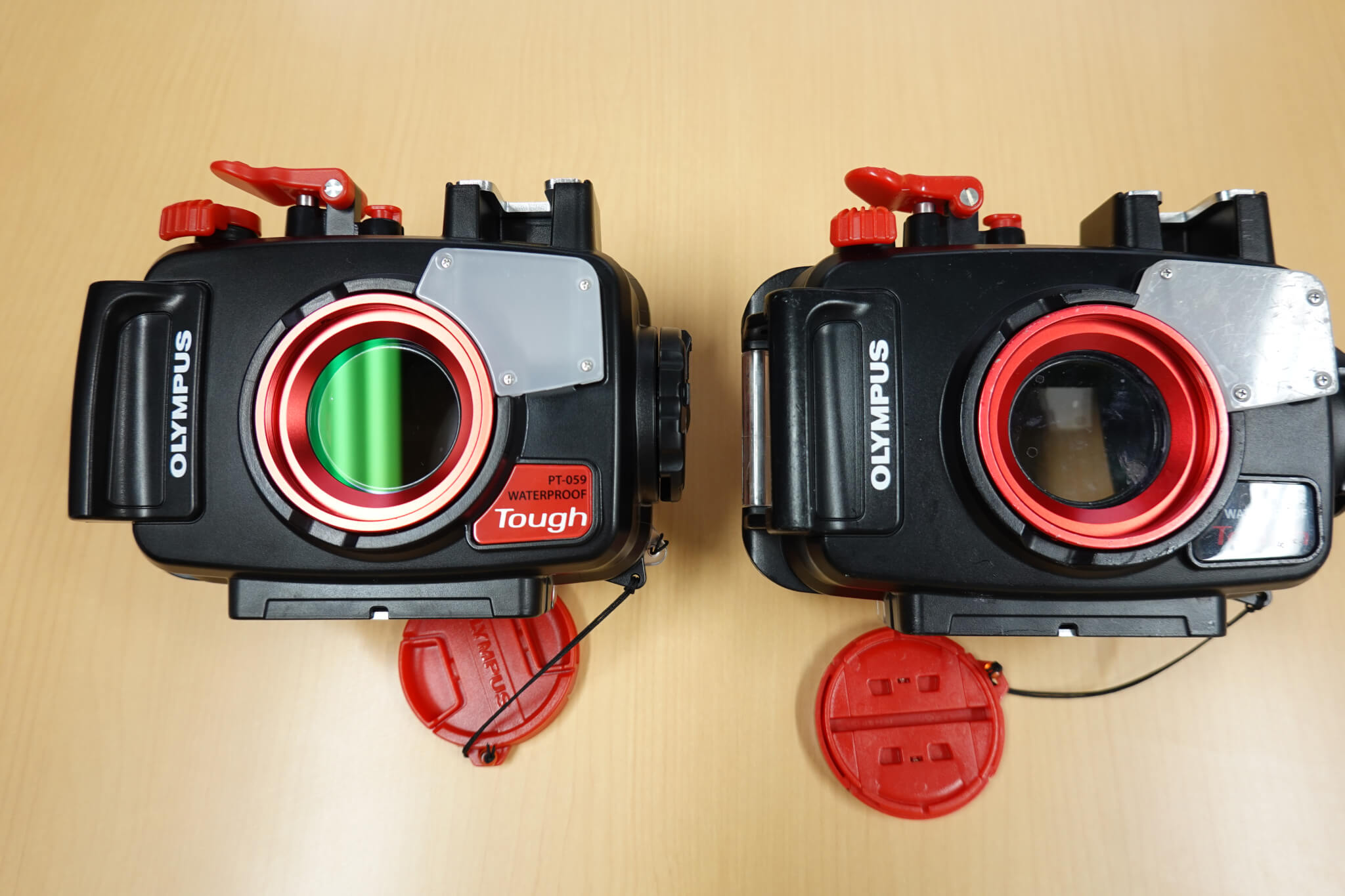 オリンパス「Tough TG-6」「Tough TG-5」の違いを比較 5. 本体外観・オプションは若干の違い
