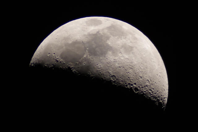 目的別おすすめ天体望遠鏡 月を見るための天体望遠鏡