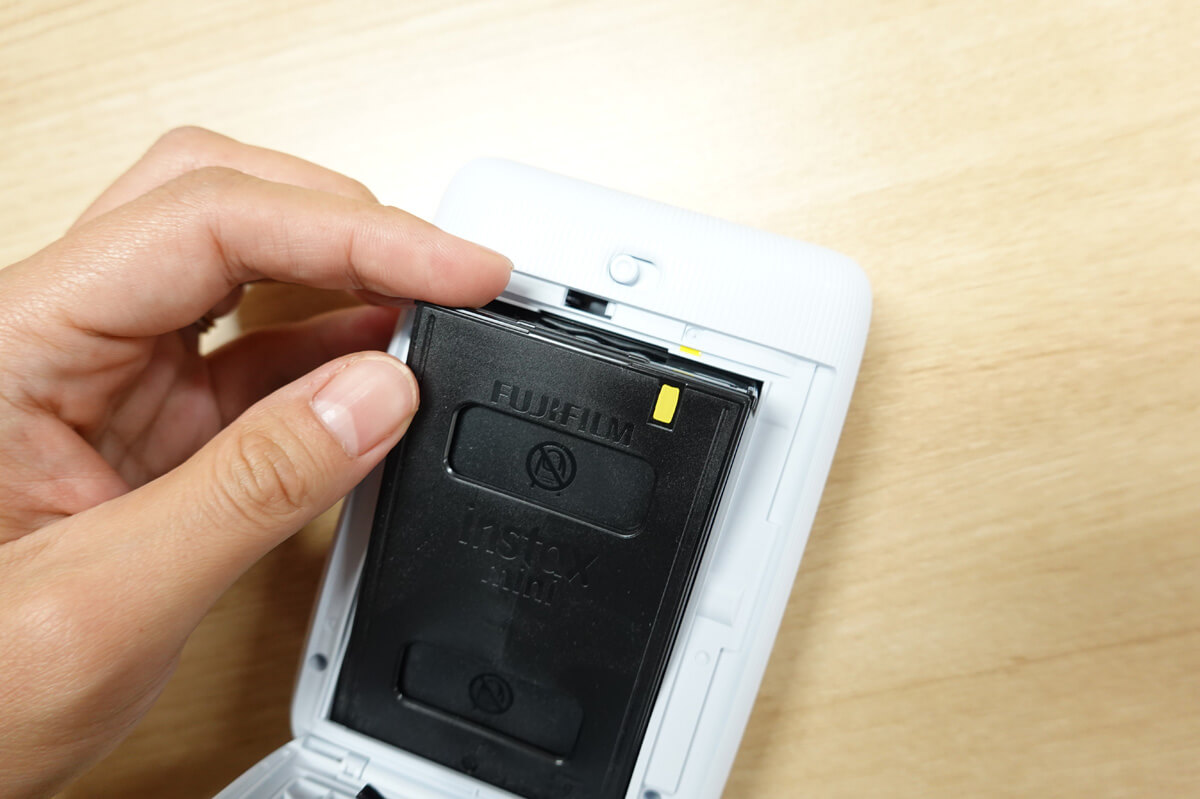 「チェキ instax mini Link」を実際に使って使い方を解説 本体の使い方