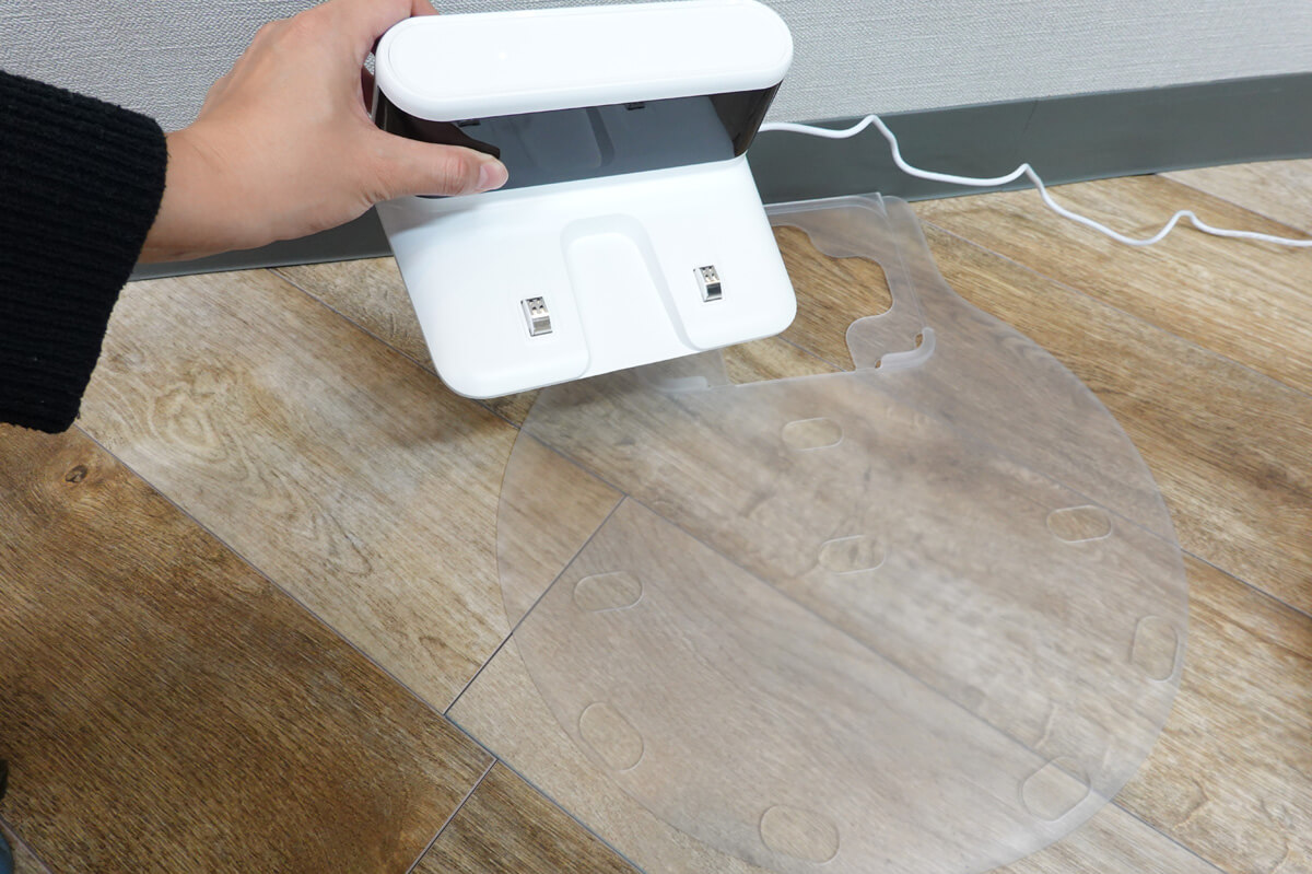 Anker Eufy RoboVac L70 Hybridを実際に使ってレビュー Eufy RoboVac L70 Hybrid 外観レビュー 充電ステーション