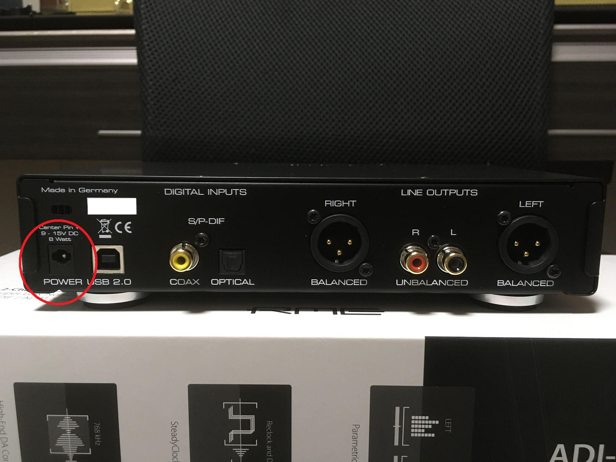 ADI-2 DAC FS 電源ポート