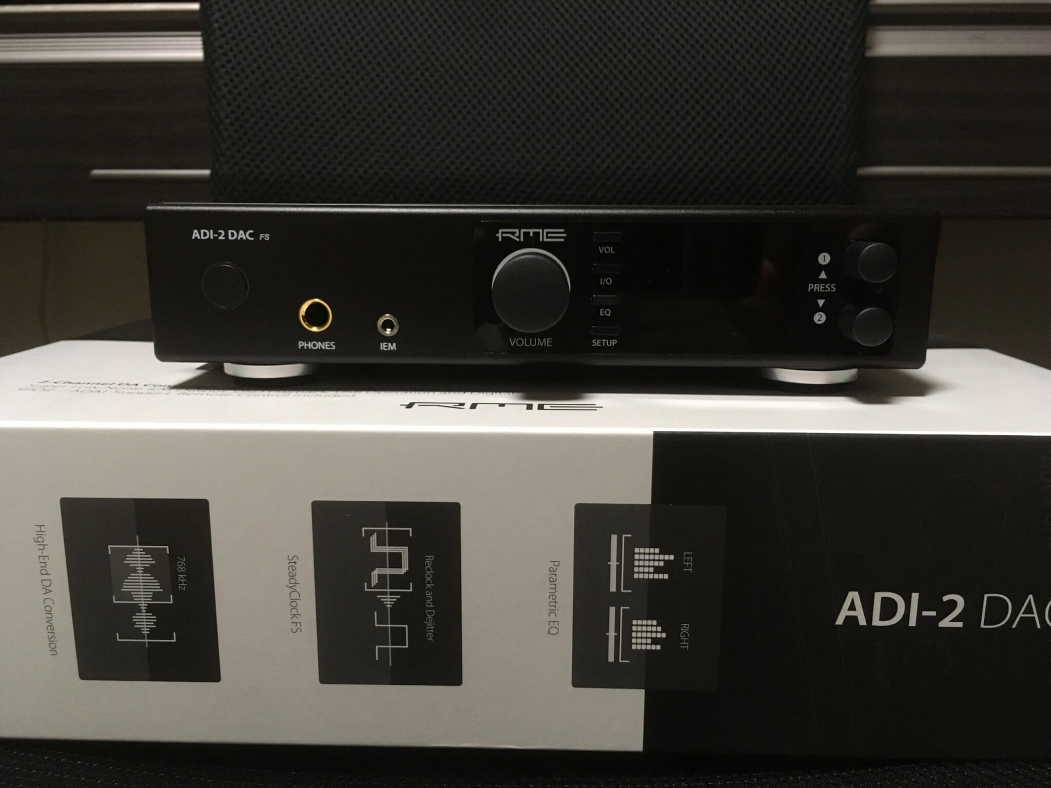 ADI-2 DAC FS　正面