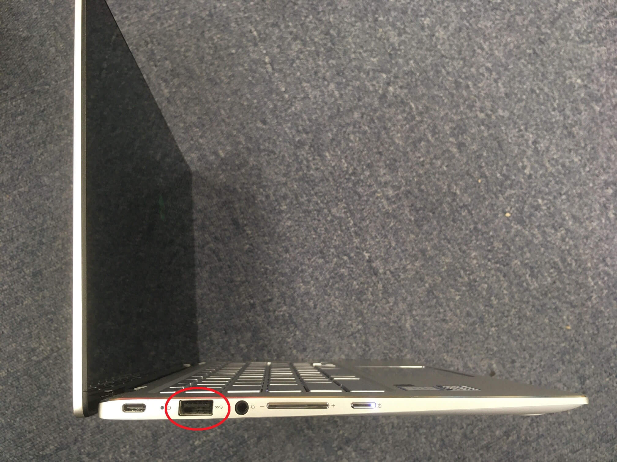 PC USBポート