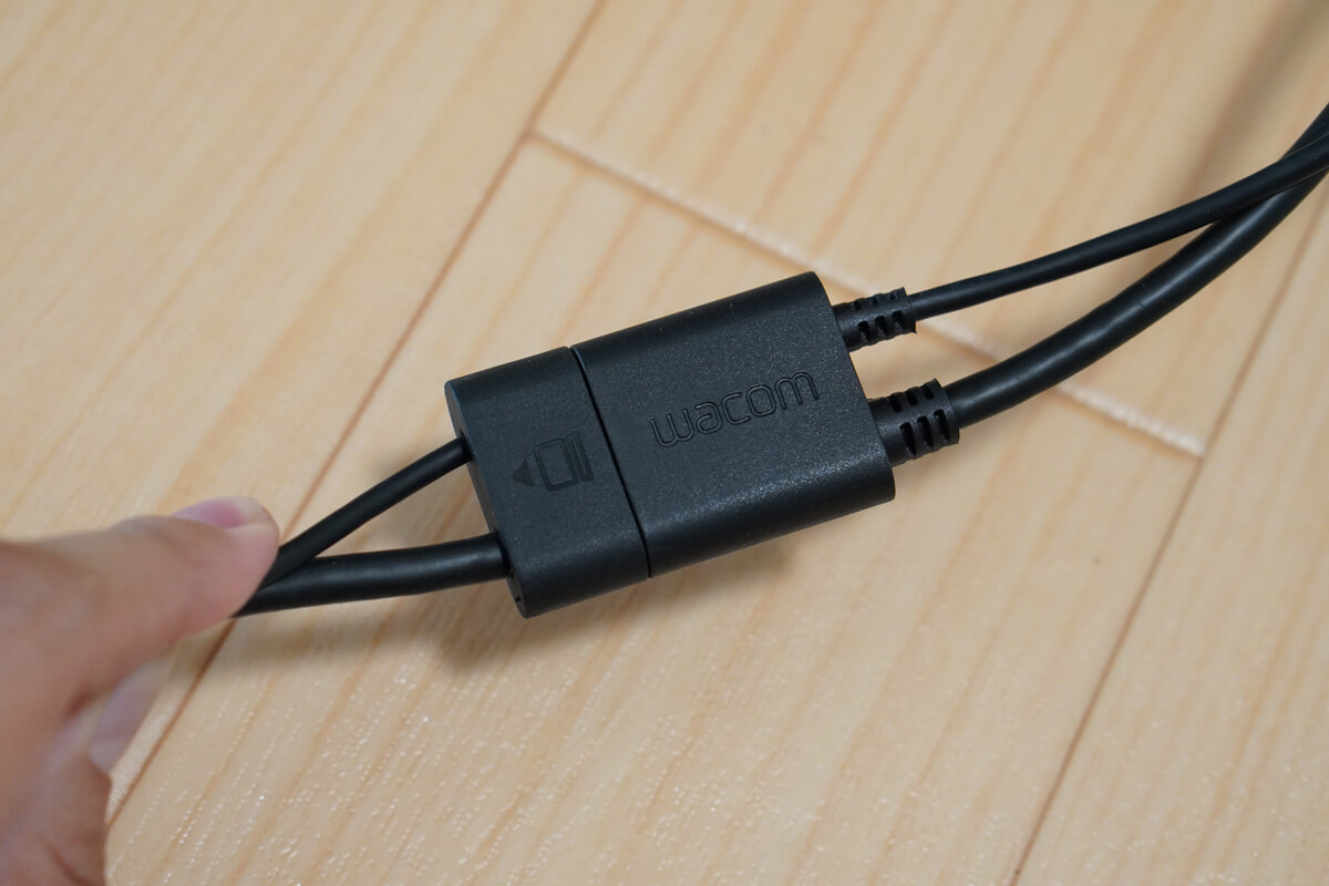 「Wacom One 13」開封＆外観レビュー Wacom One 13の使い方 ケーブルを接続