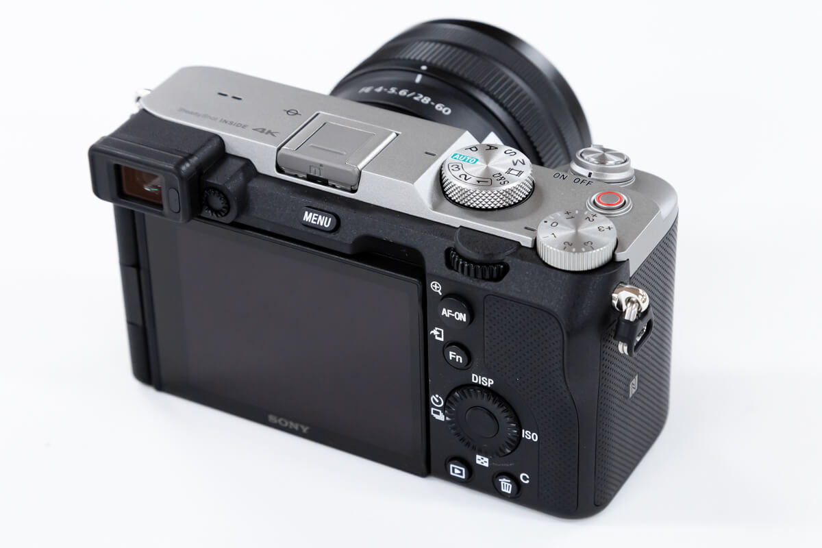 SONY α7C実写レビュー。フルサイズの描写力をそのままに驚異的な SONY α7C実写レビュー。フルサイズの描写力をそのままに驚異的な