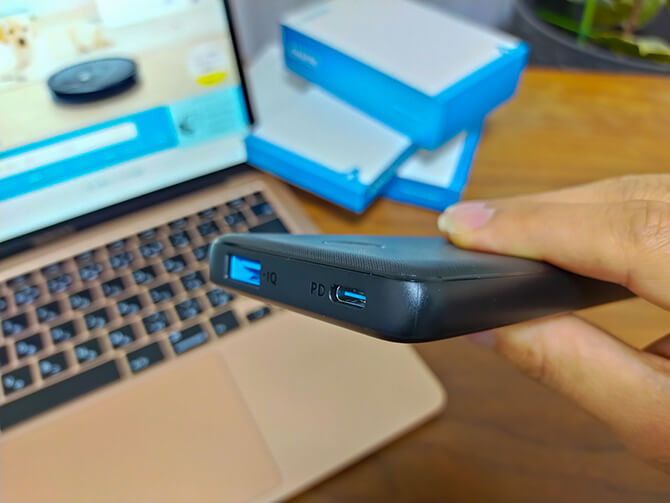 Anker PowerCore Slim 10000 PD 20Wのスリムボディ