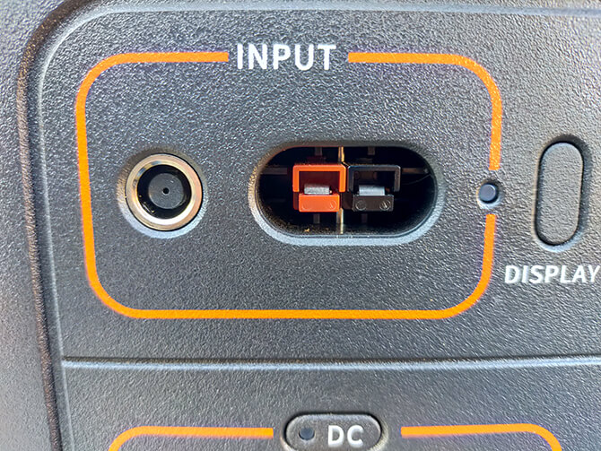 Jackeryのポータブル電源 1000の充電方法と充電時間