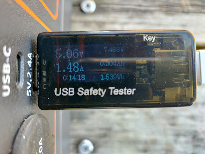 Jackeryのポータブル電源 1000のUSB-Aの出力