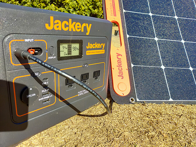 Jackeryのソーラーパネル100のDC出力チェック
