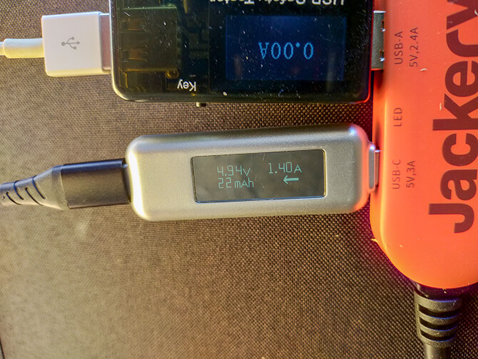 Jackeryのソーラーパネル100のUSB-Cの出力チェック