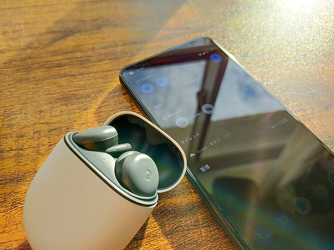 Google Pixel 5とPixel Buds