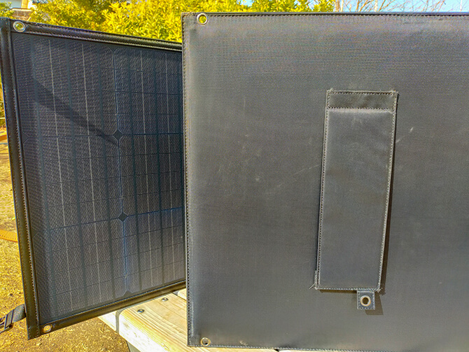 PowerArQ Solar 120Wのフックホール