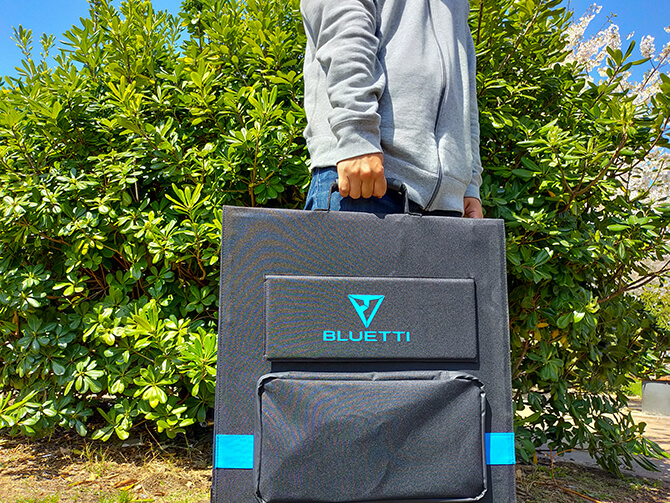 BLUETTI 200W ソーラーパネル(SP200)はコンパクト
