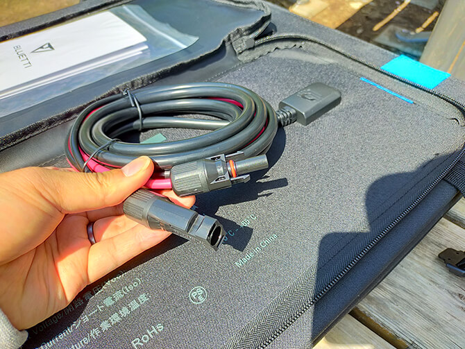 BLUETTI 200W ソーラーパネル(SP200)はMC4ケーブルのみ