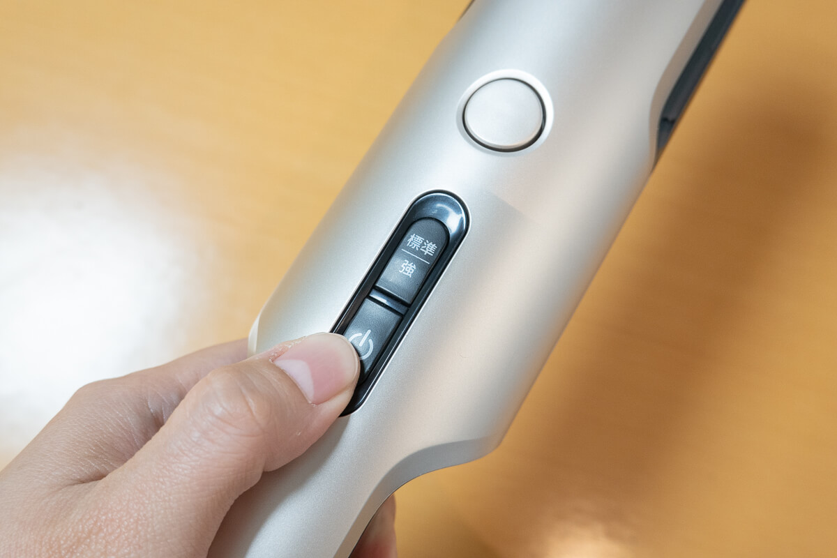 siroca「2wayコードレススティッククリーナー SV-S251」の特長 バッテリー持ちや使い勝手も文句なしの水準