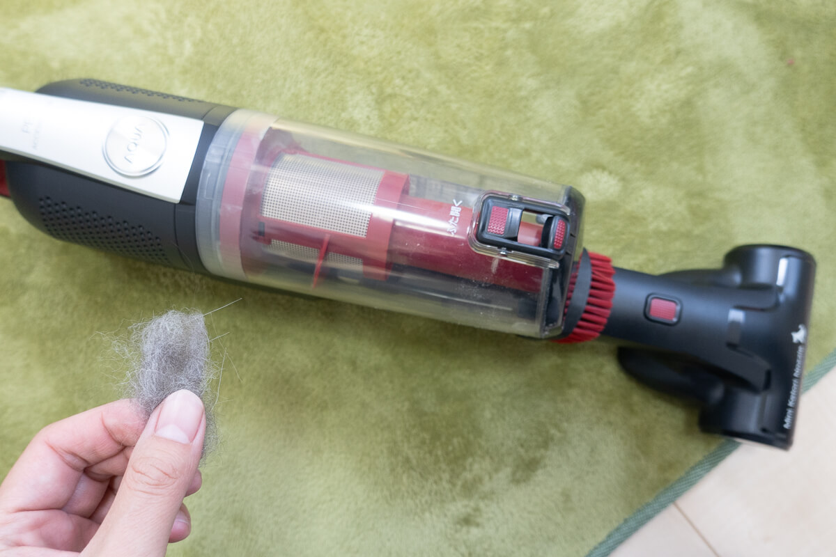 AQUAのコードレス掃除機 AQC-HF500を実際に使ってみた　ハンディ+ミニケトリノズルで掃除