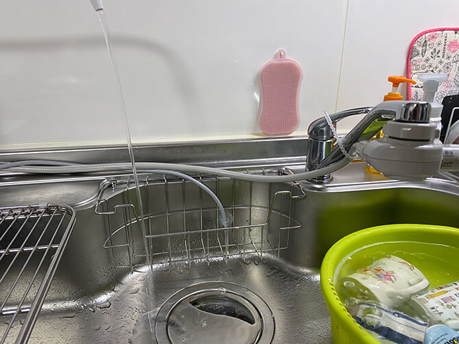 パナソニックのアルカリイオン整水器 TK-AS47の水漏れチェック