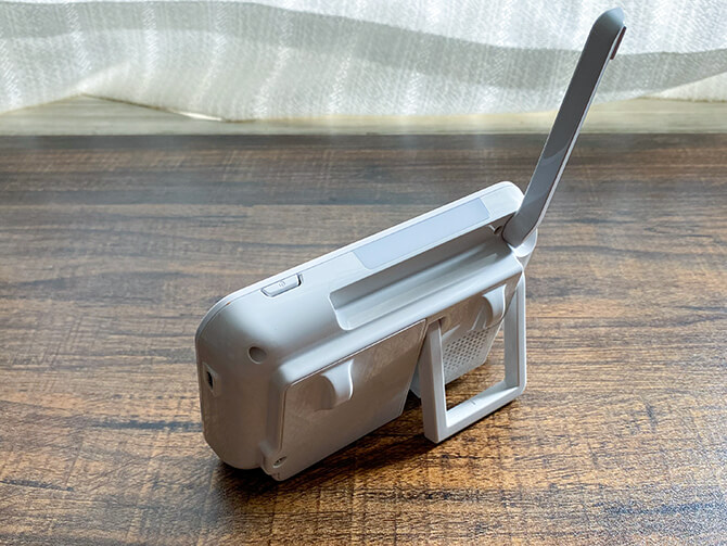 パナソニックのベビーモニター KX-HC705-Wのモニタースタンド