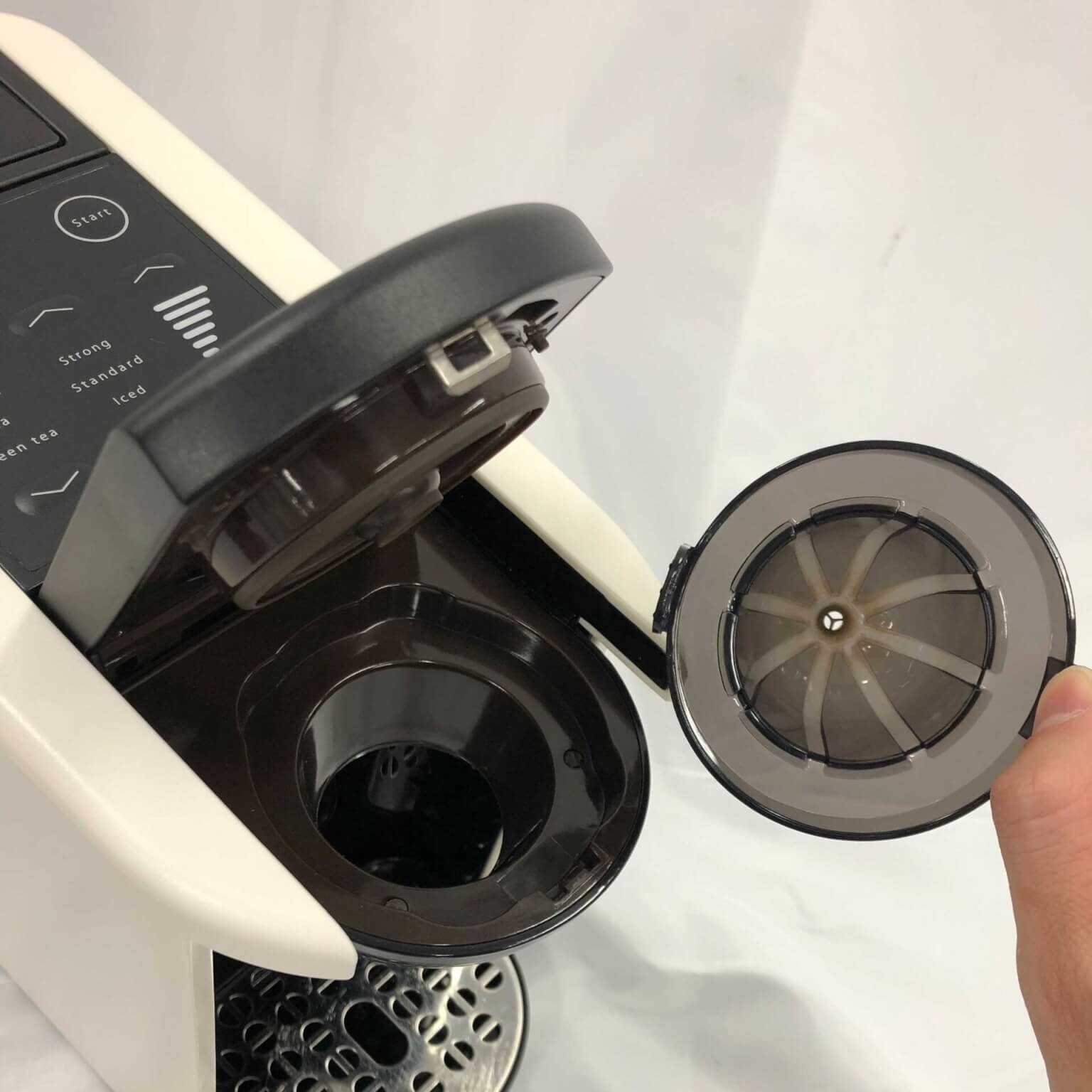 ポットホルダーとトレーを設置