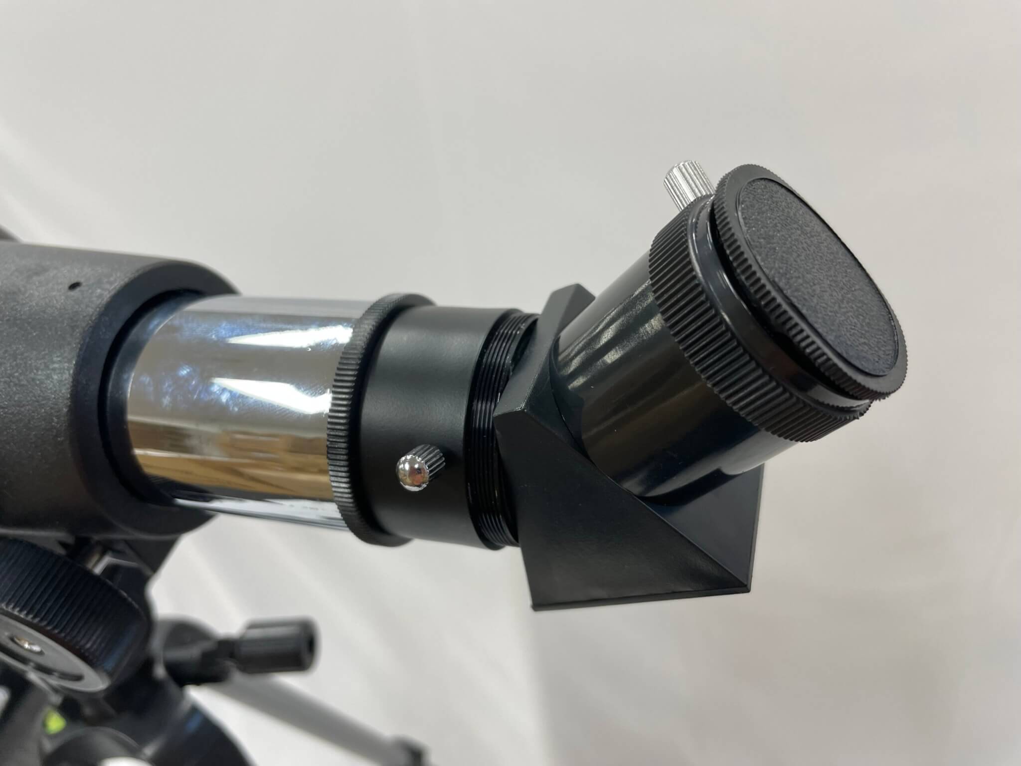 セレストロン「Travel Scope 80 with BP & SPH」の特徴 45°正立プリズム