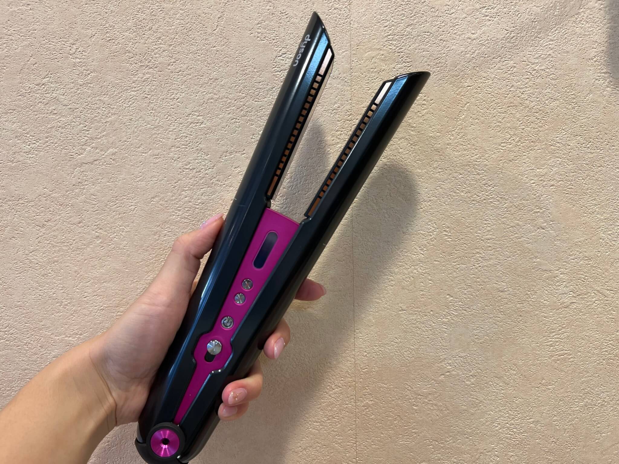 ダイソンのヘアアイロン Dyson Corrale™ を使ってレビュー ダイソンのヘアアイロン Dyson Corrale™ を使ってレビュー