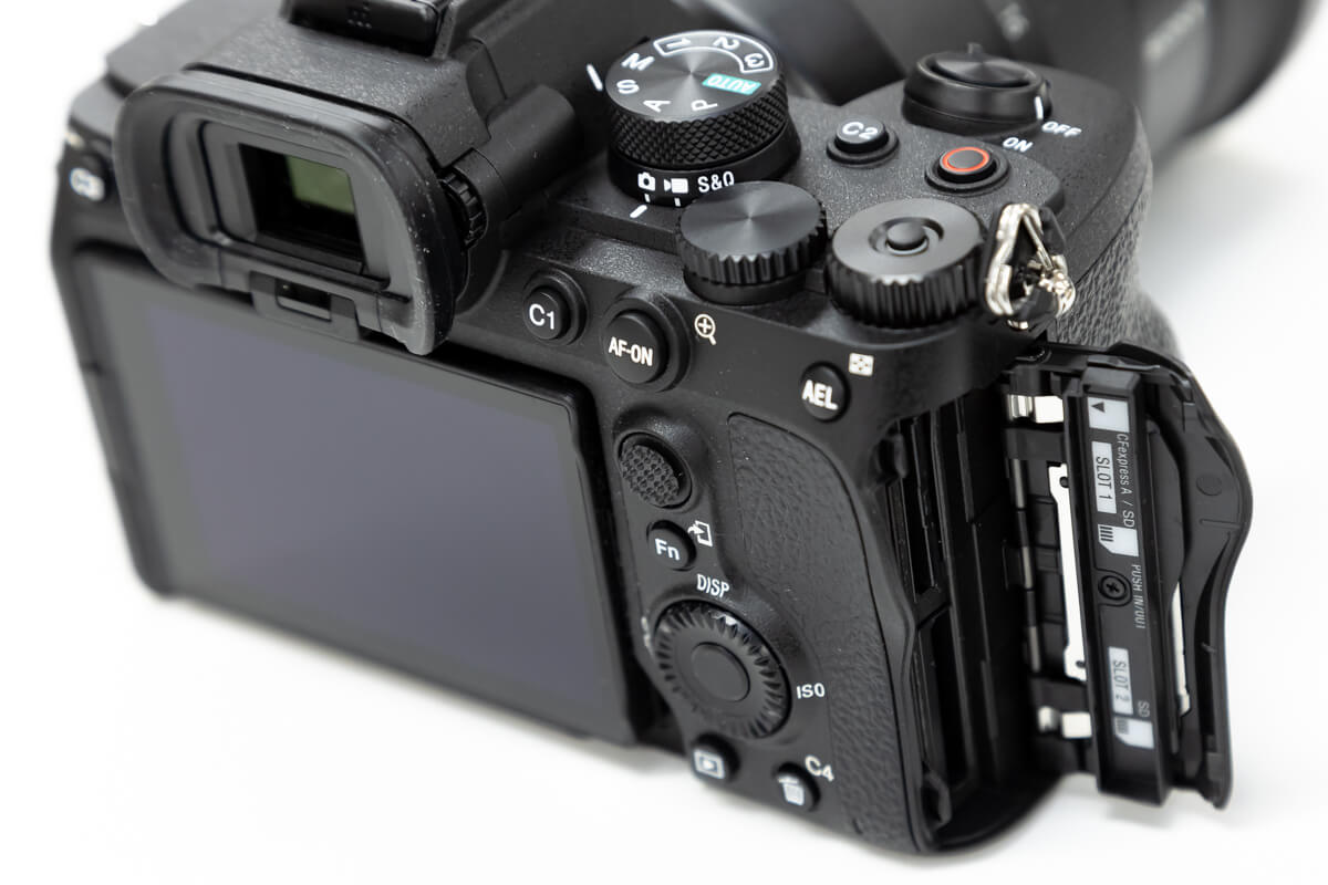SONY α7IV実写レビュー。大ベストセラーモデルの後継機として SONY α7IV実写レビュー。大ベストセラーモデルの後継機として
