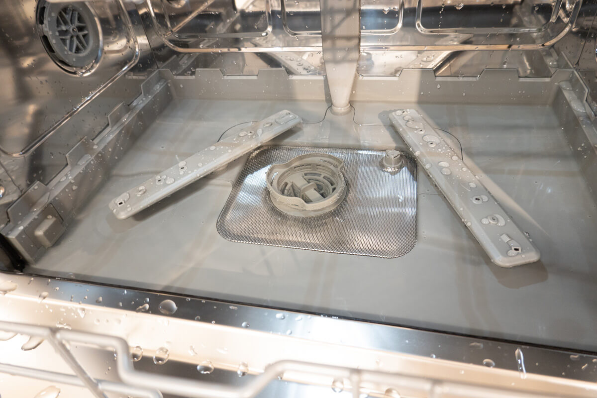 シロカ 工事不要の食洗機「SS-MH351 / SS-MA351」の特徴 最高75℃の高温・高圧洗浄で衛生的