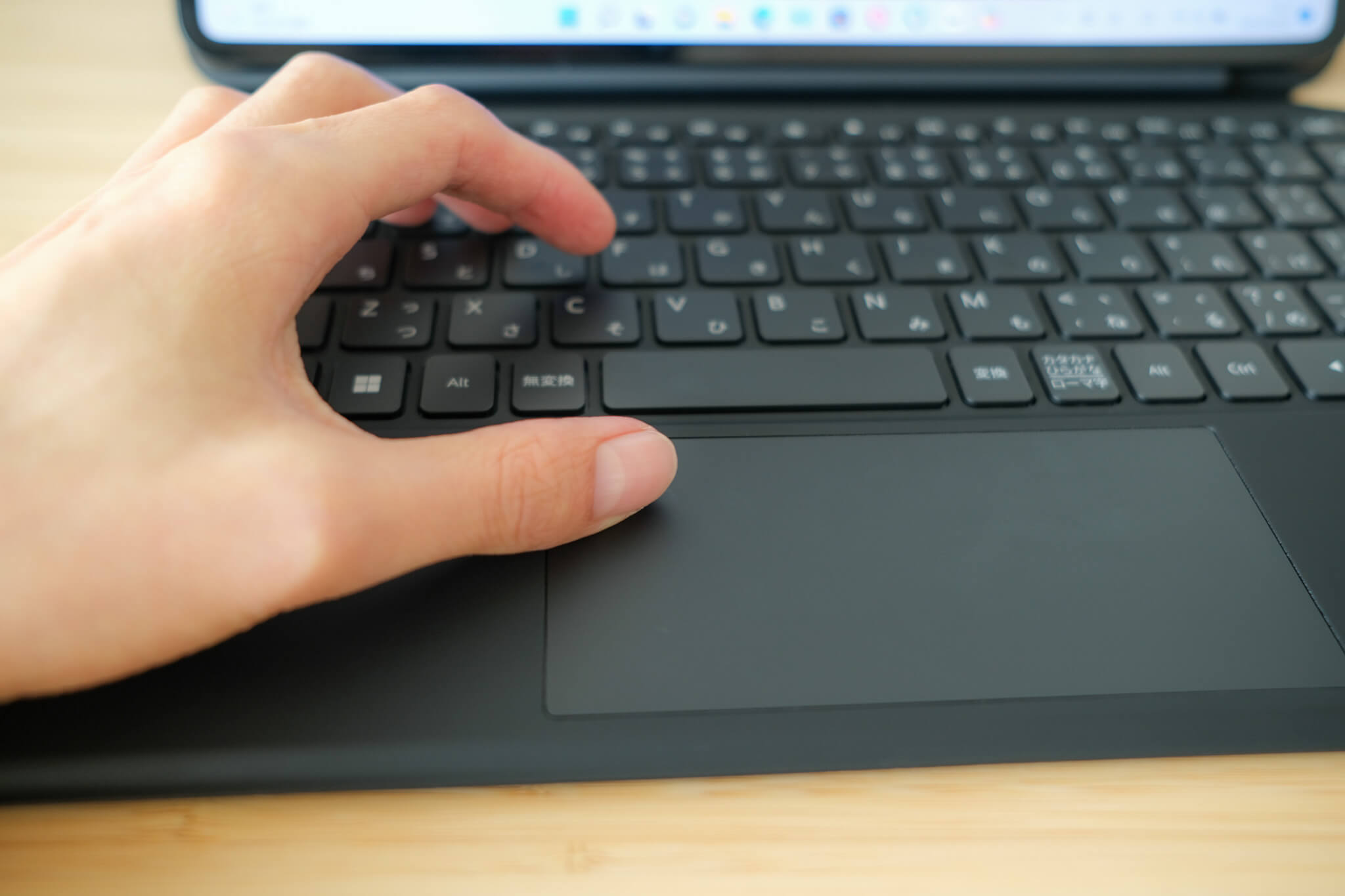 HUAWEI MateBook Eをレビュー！タブレットにもパソコンにもなる