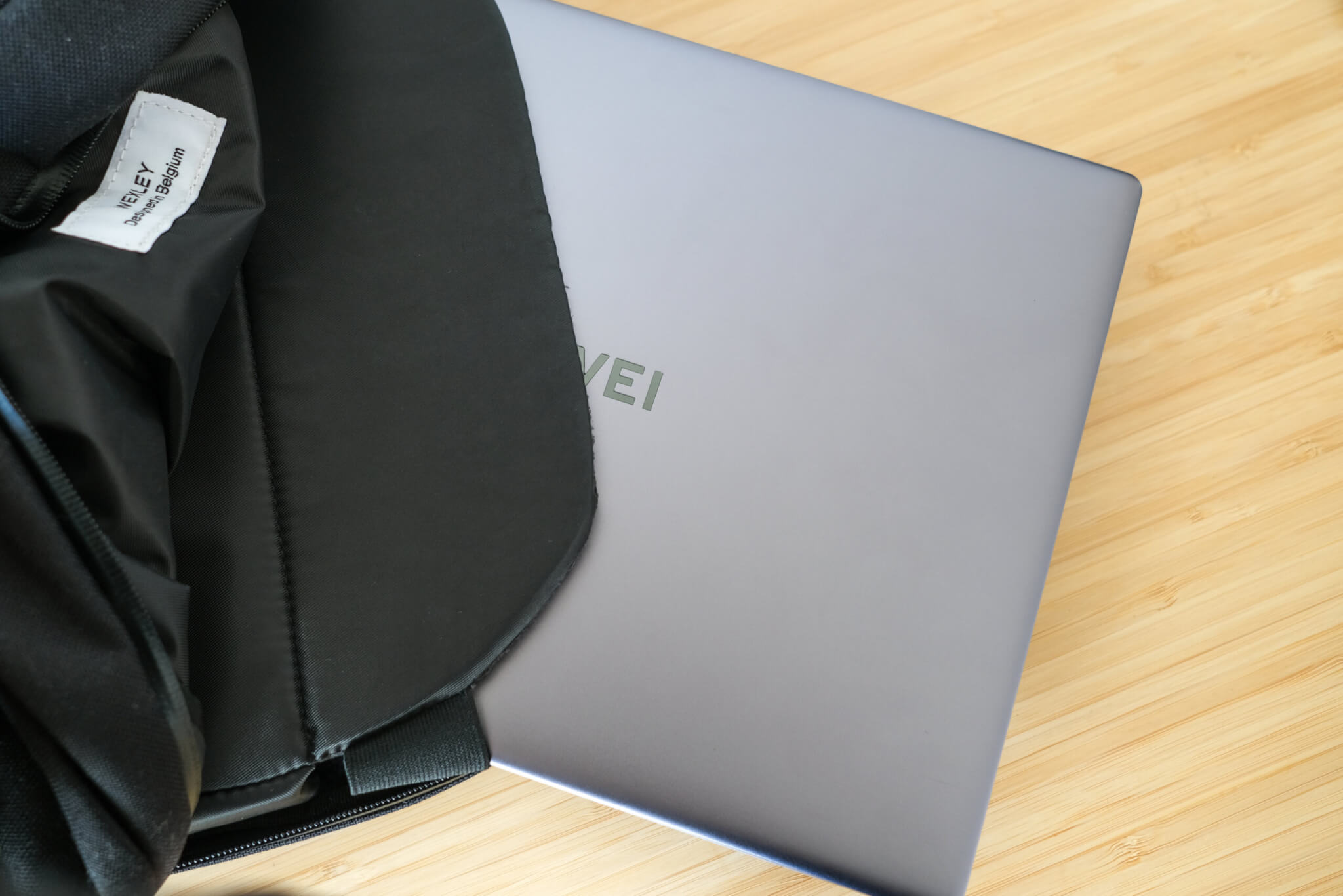 HUAWEI MateBook 14　コンパクトなサイズ感