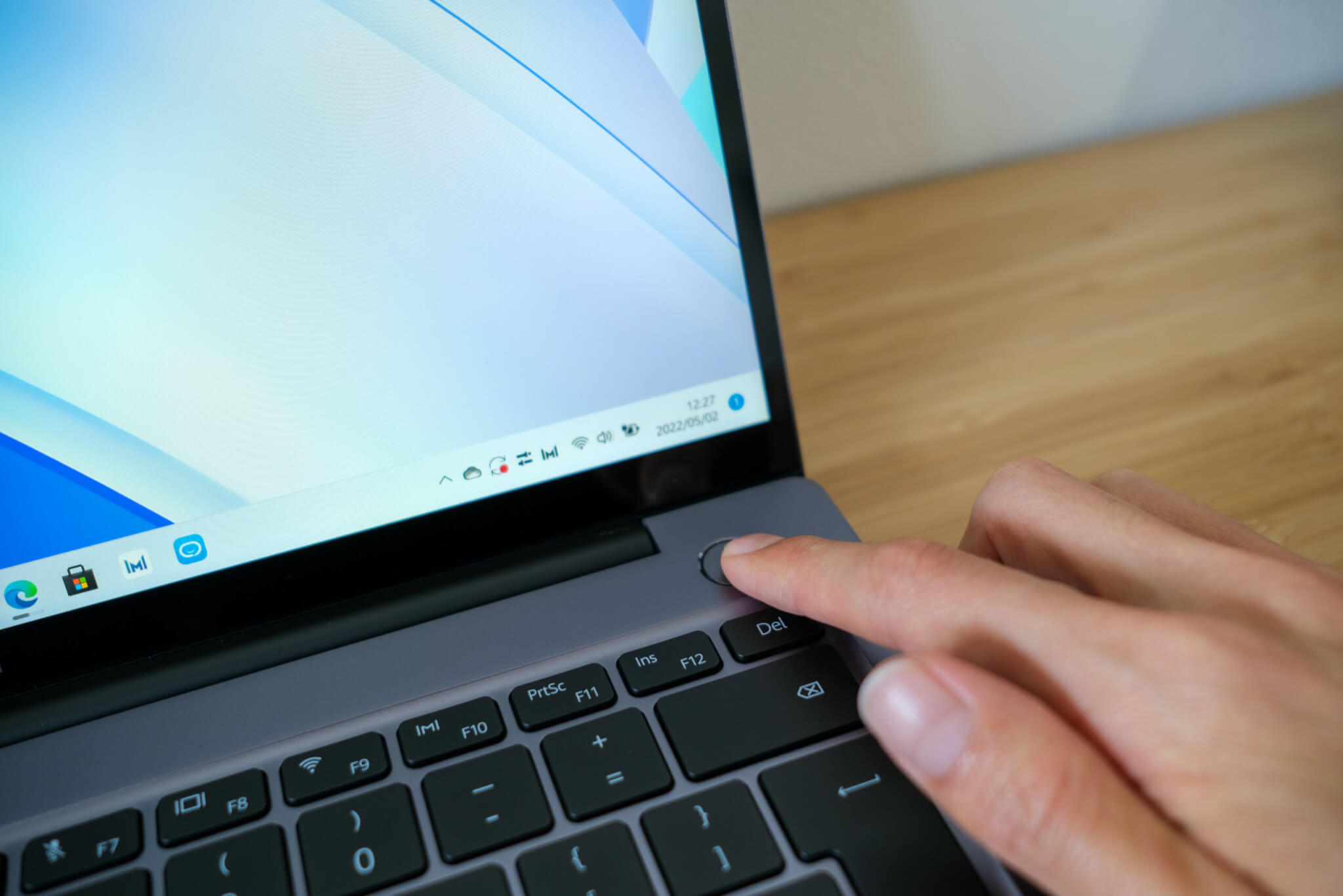 HUAWEI MateBook 14　指紋認証一体型電源ボタン