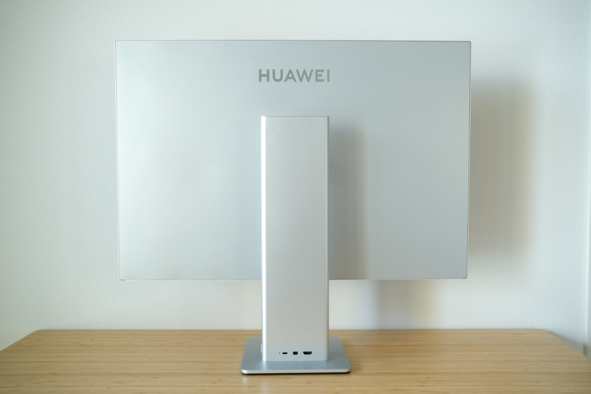 HUAWEI MateView　シルバーのアルミ素材