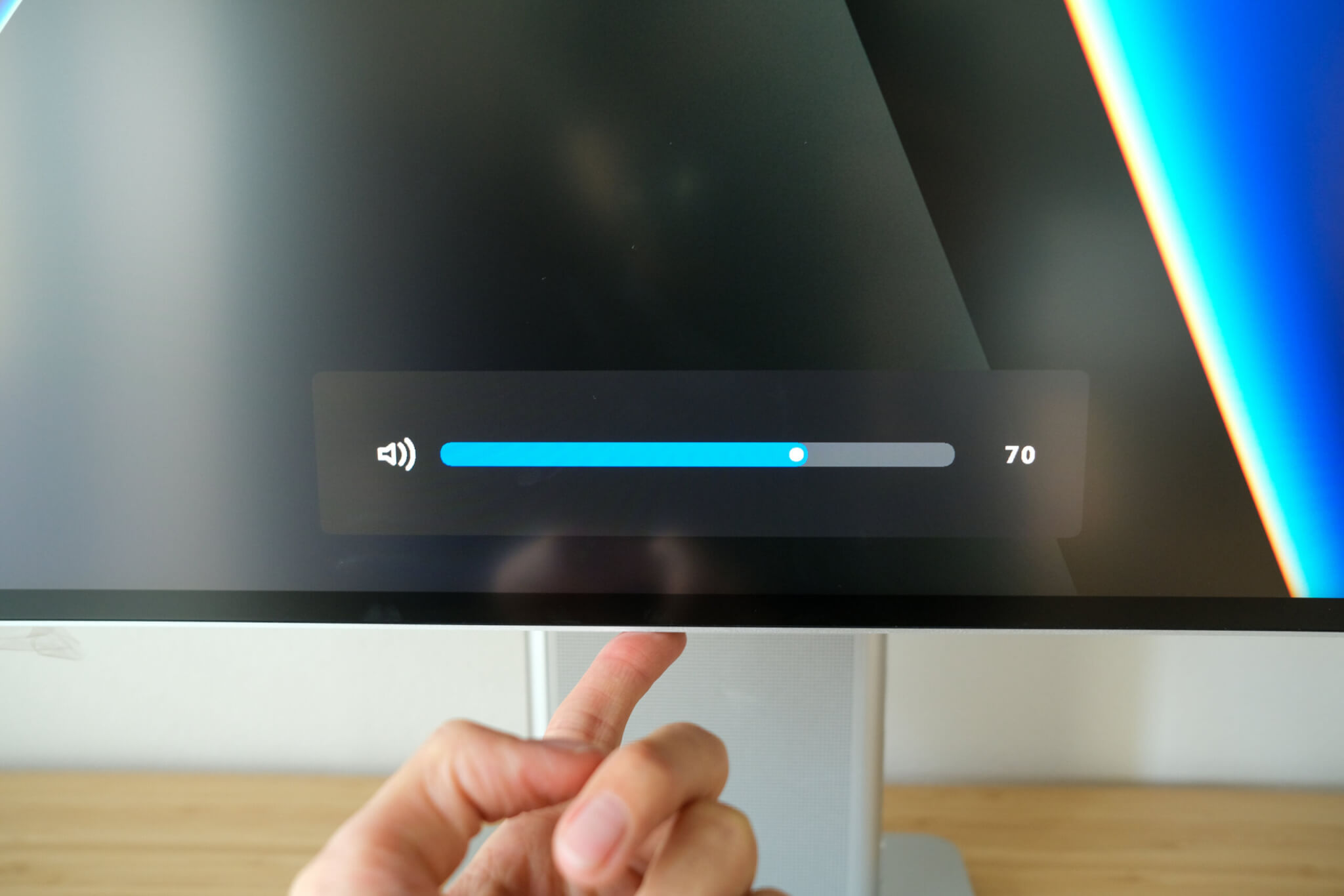 HUAWEI MateView　音量調整も簡単