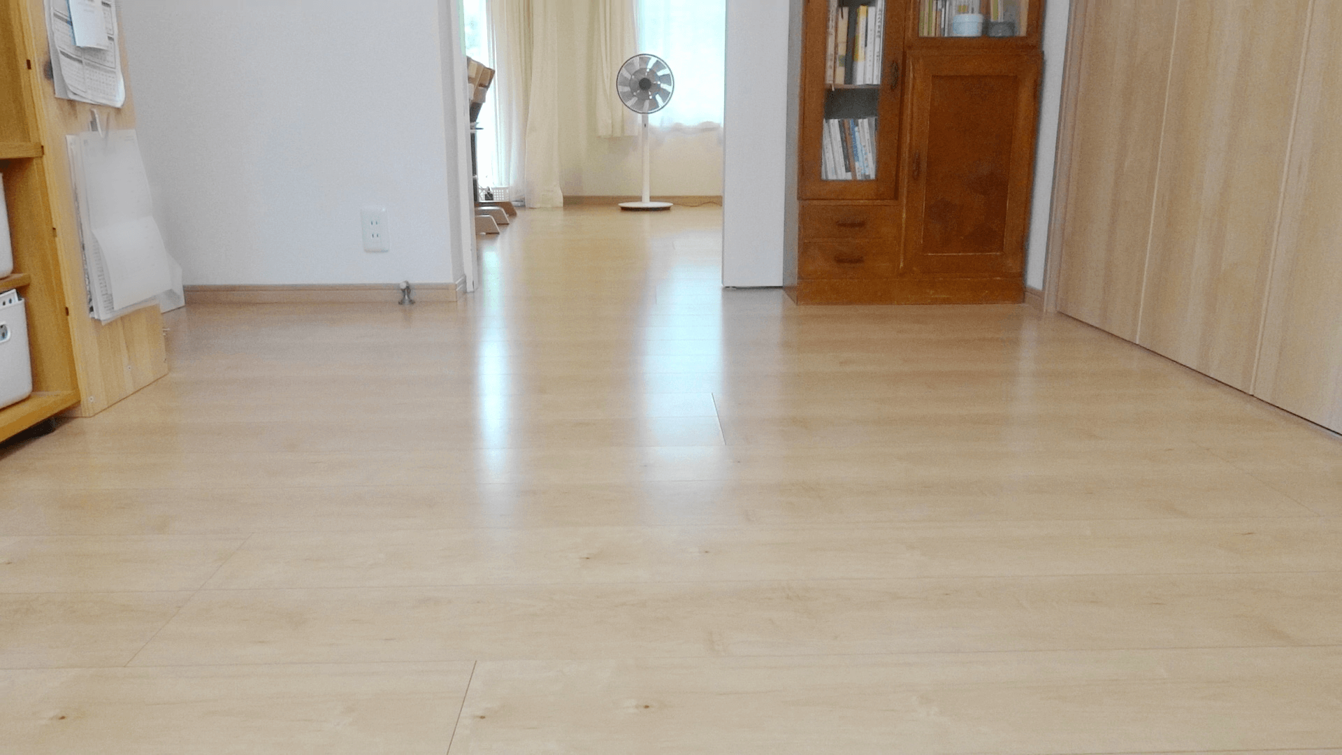 バルミューダのThe GreenFan EGF-1700隣の部屋から風を送る