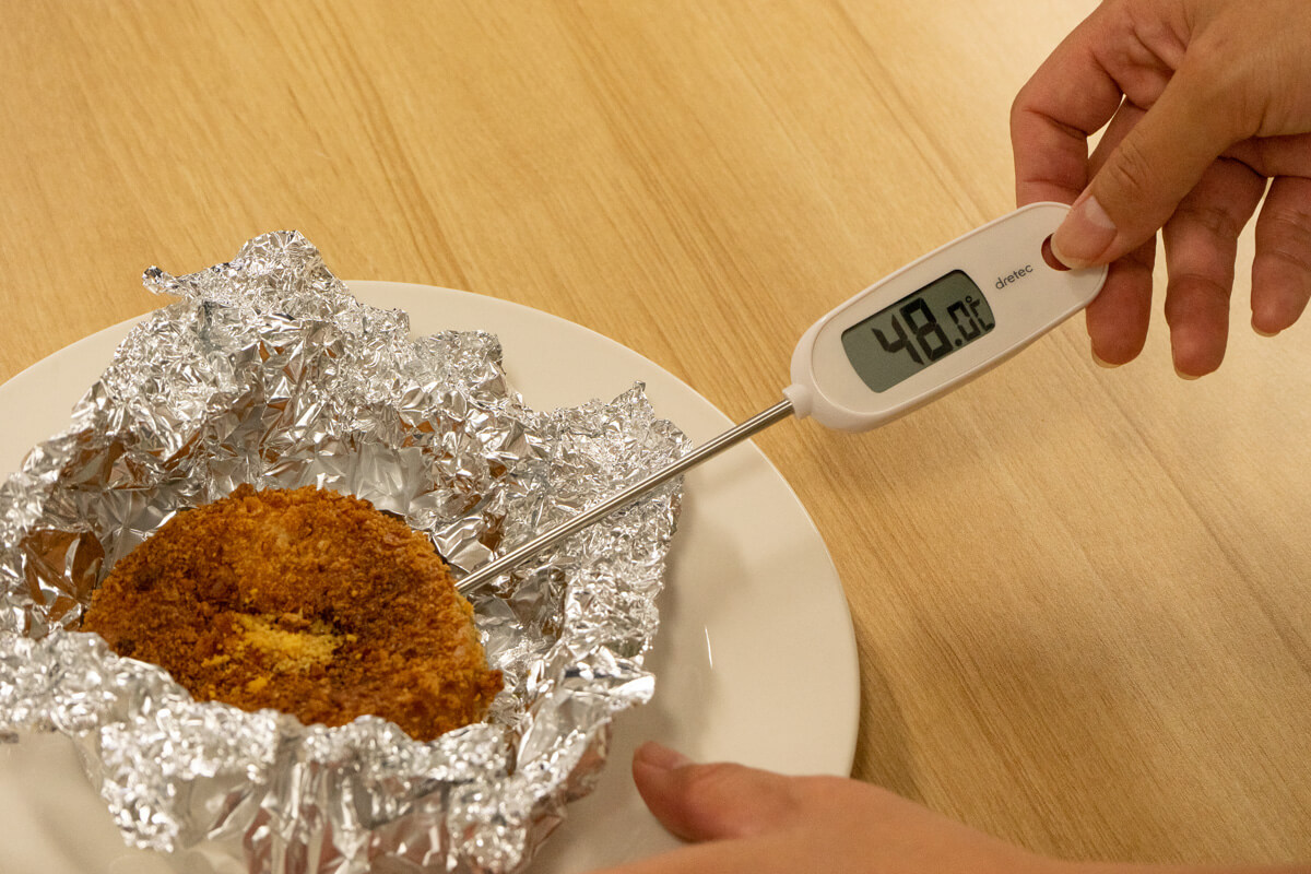実際に冷凍パンを温めてオーブントースターの実力を比較検証！  2. 冷凍カレーパンの温め　パナソニック オーブントースター ビストロ