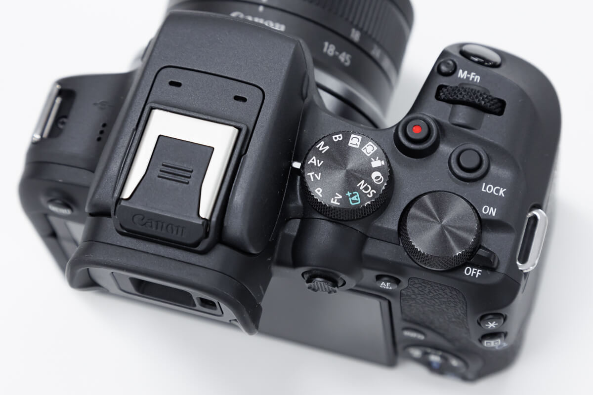 Canon EOS R10実写レビュー。初心者にも優しい操作性と Canon EOS R10実写レビュー。初心者にも優しい操作性と