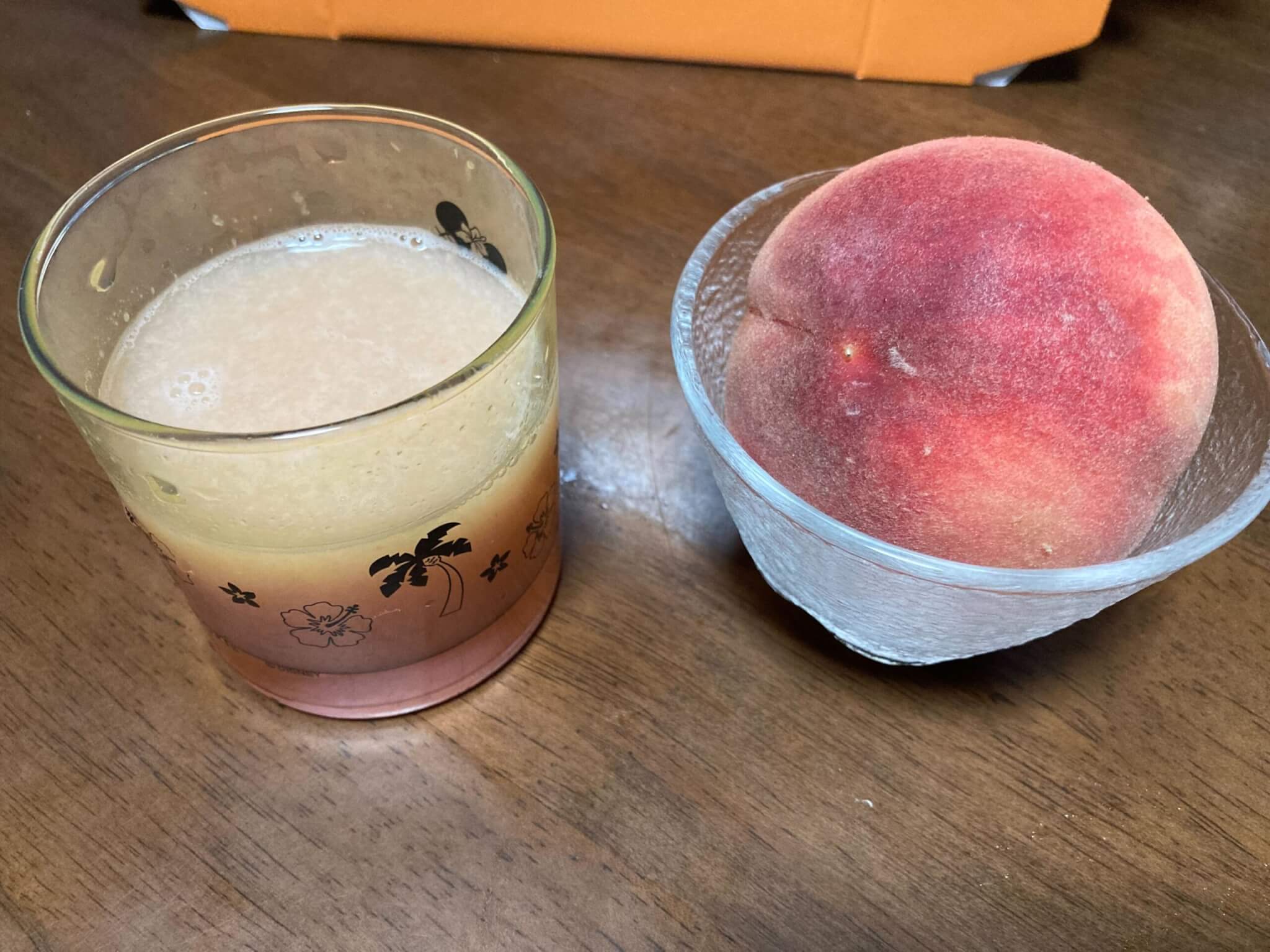 ヒューロムのスロージューサーH-200もも