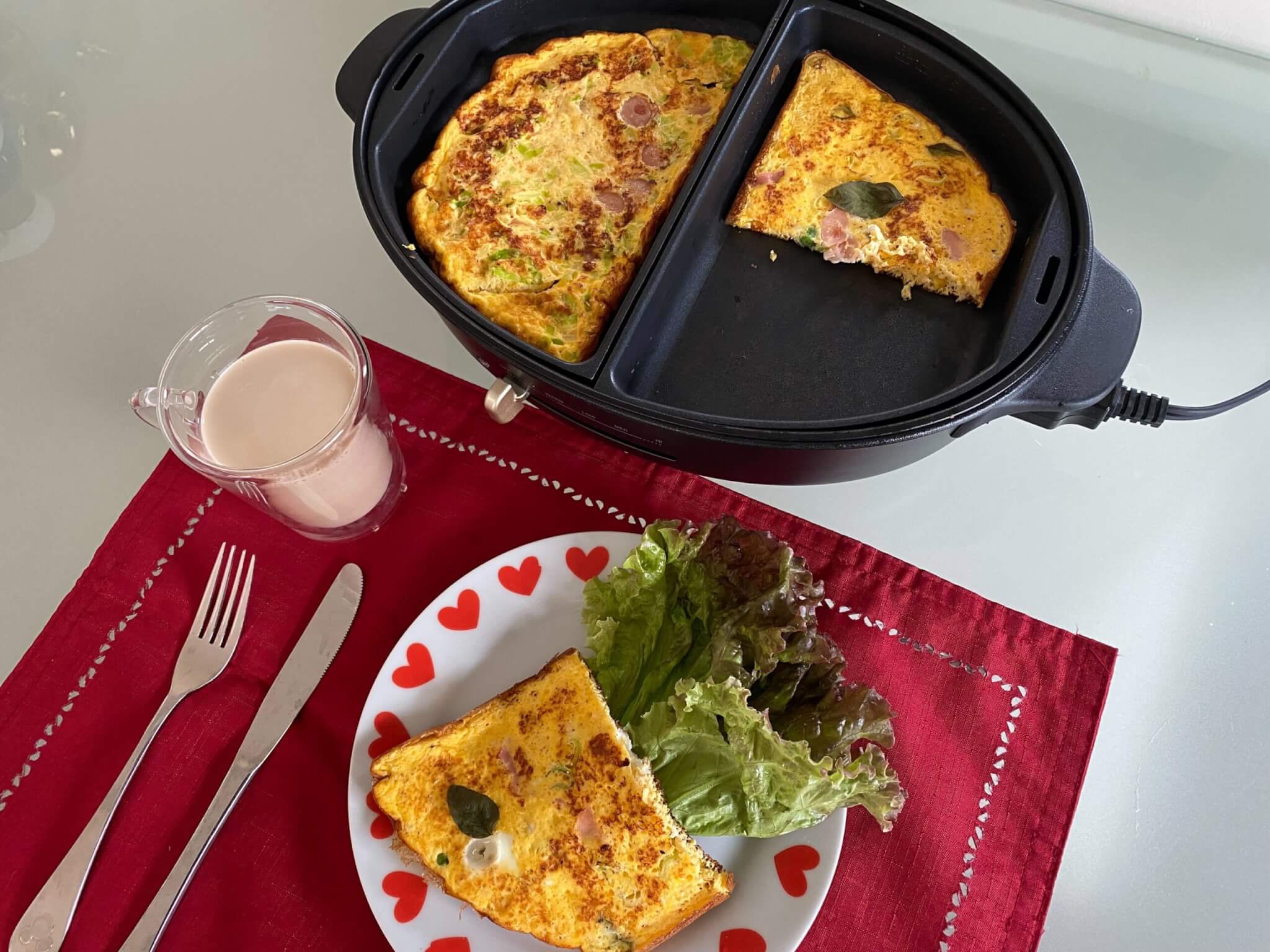BRUNO オーバルホットプレート　ハーフプレートで2種類のオムレツ