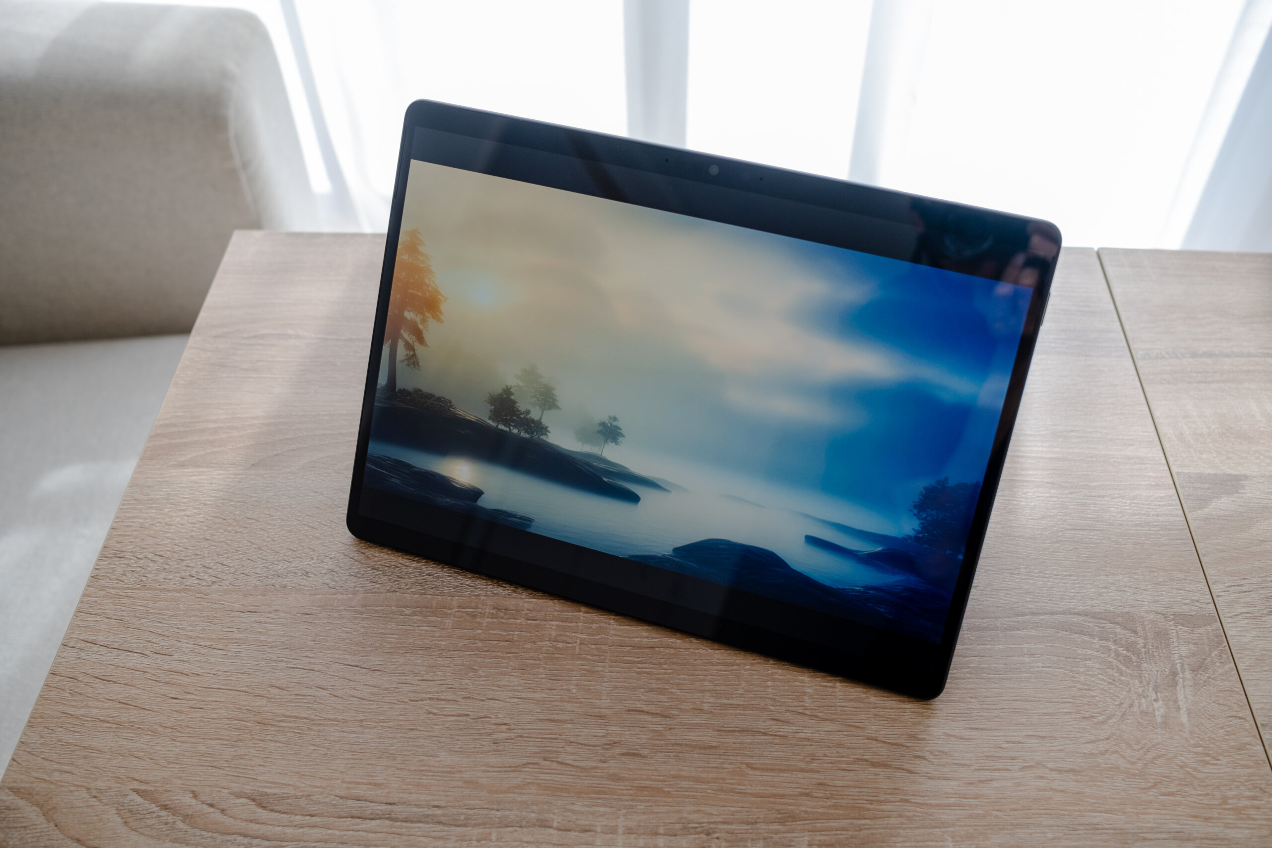 Surface Pro 8 高精細で最大120Hzに対応したディスプレイ