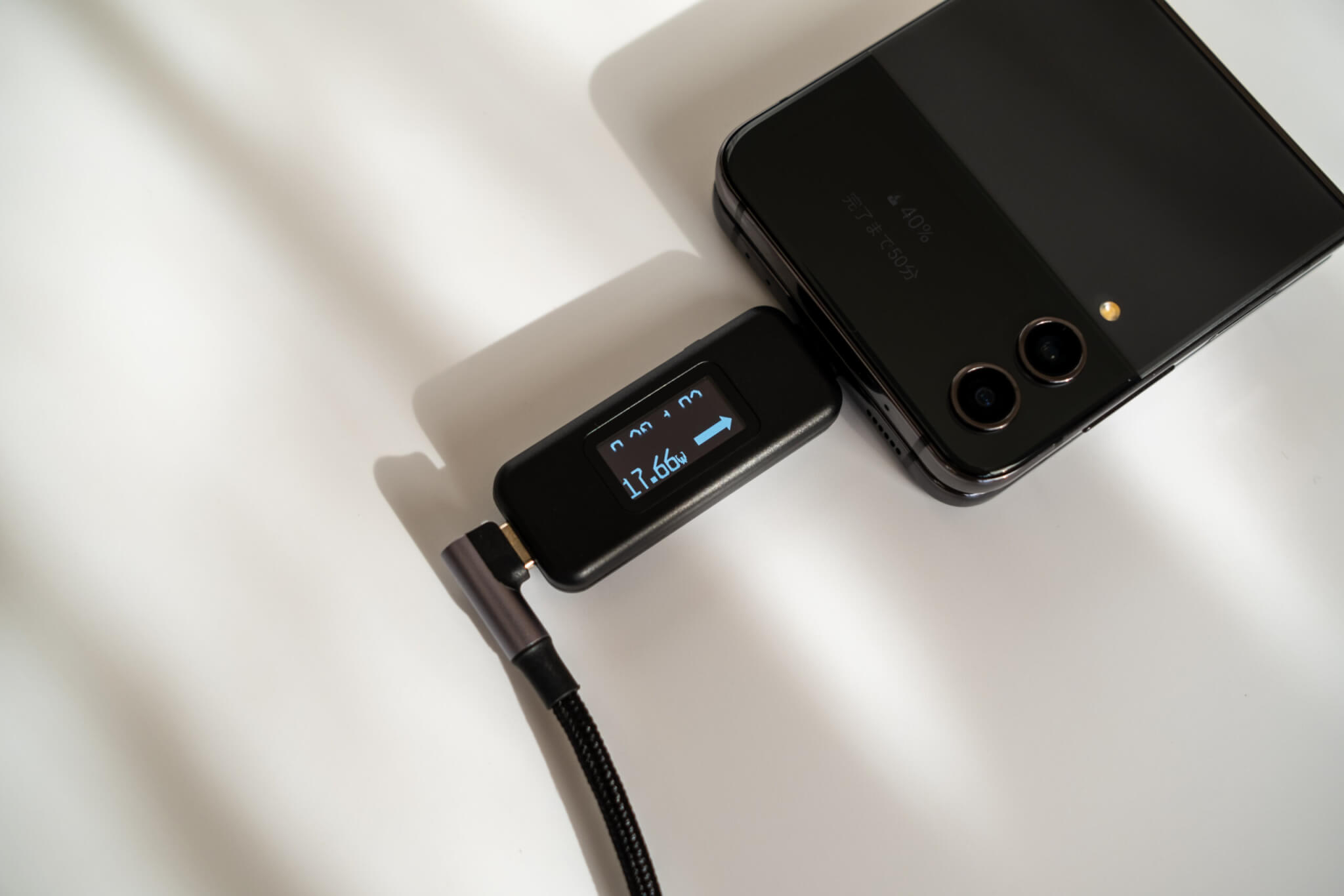 Galaxy Z Flip4 急速充電に対応