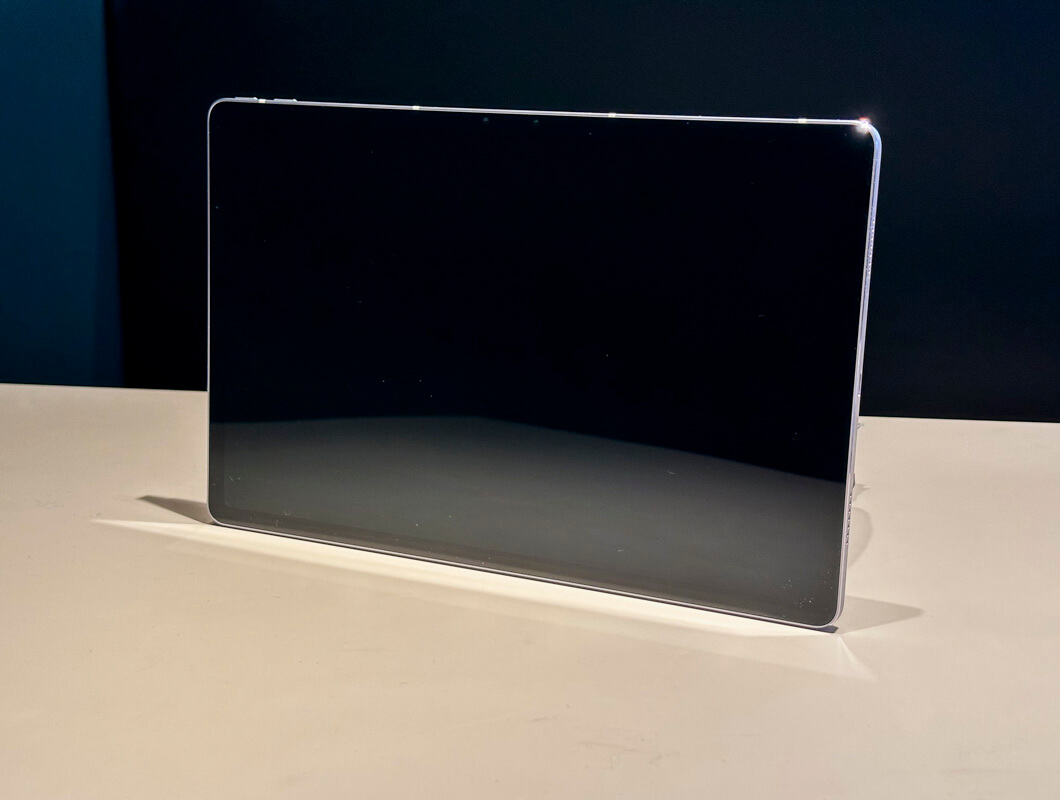 NEC LAVIE T1195/BAS Androidのデザインや重量