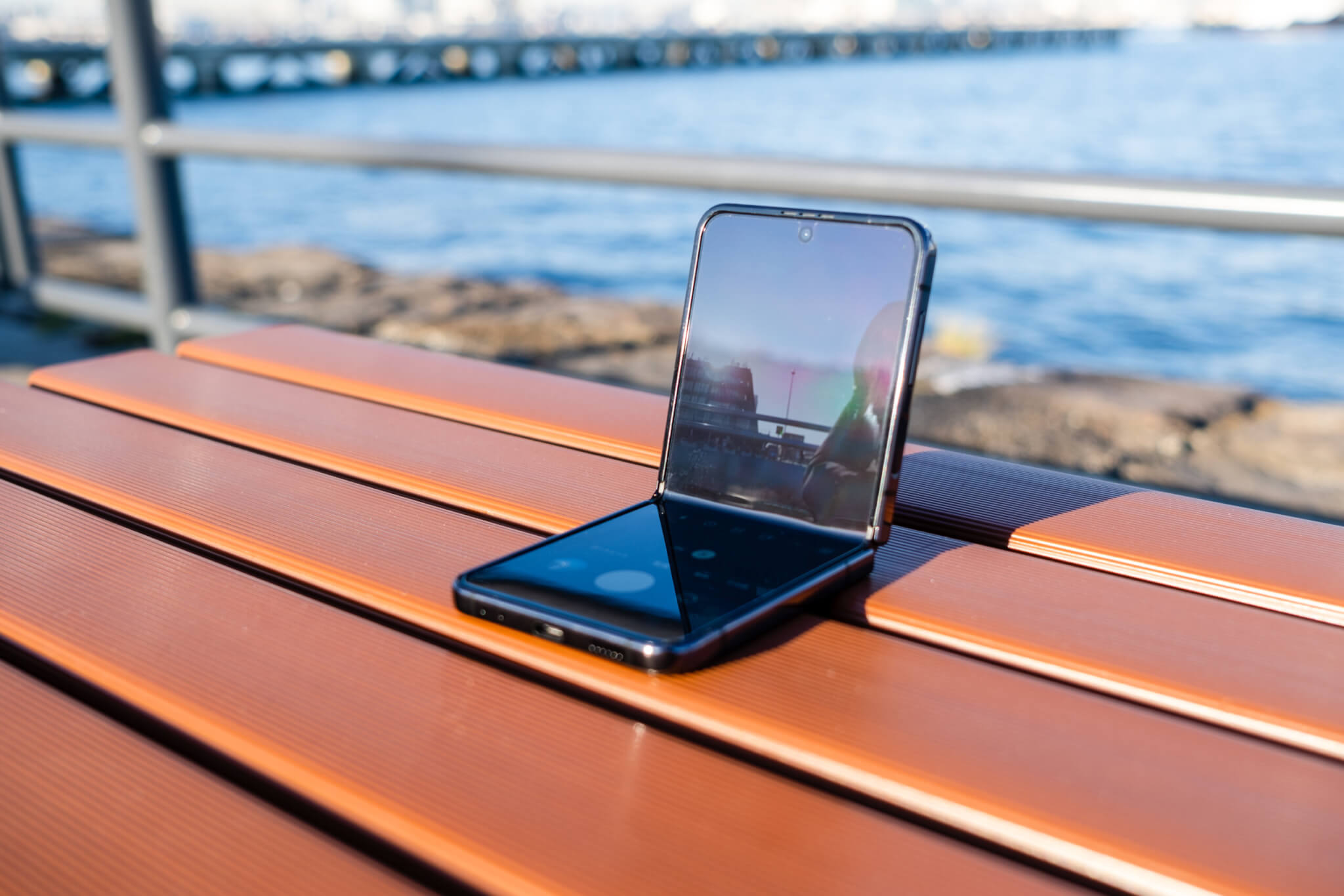 Galaxy Z Flip4 集合写真を思いの画角で