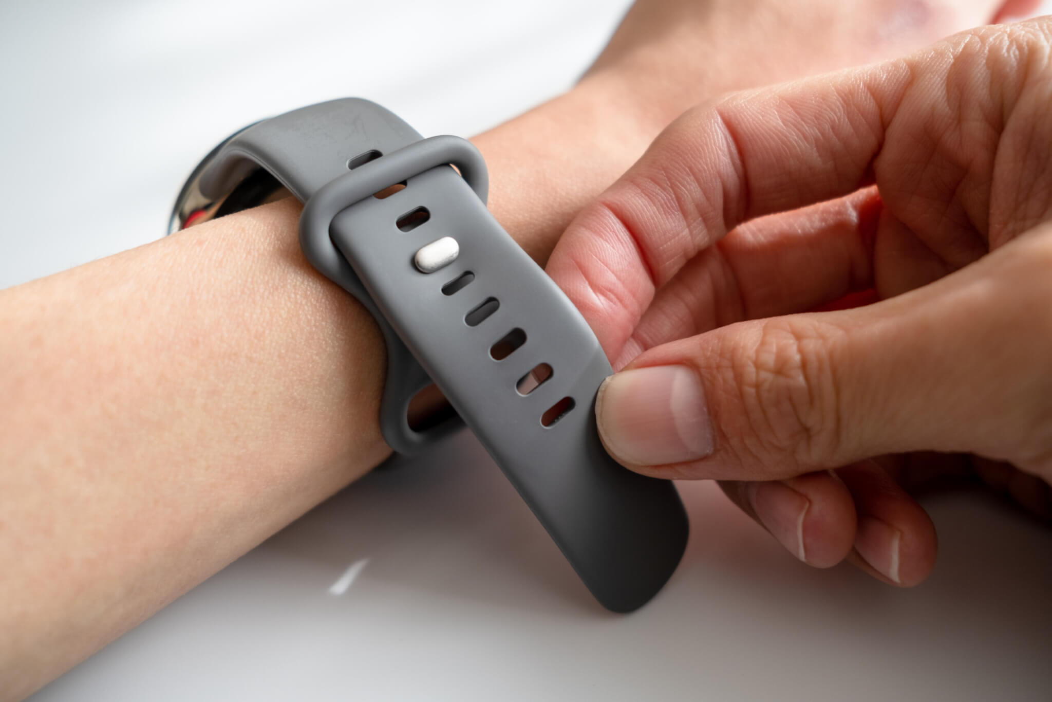 Google Pixel Watch バンドがつけづらい