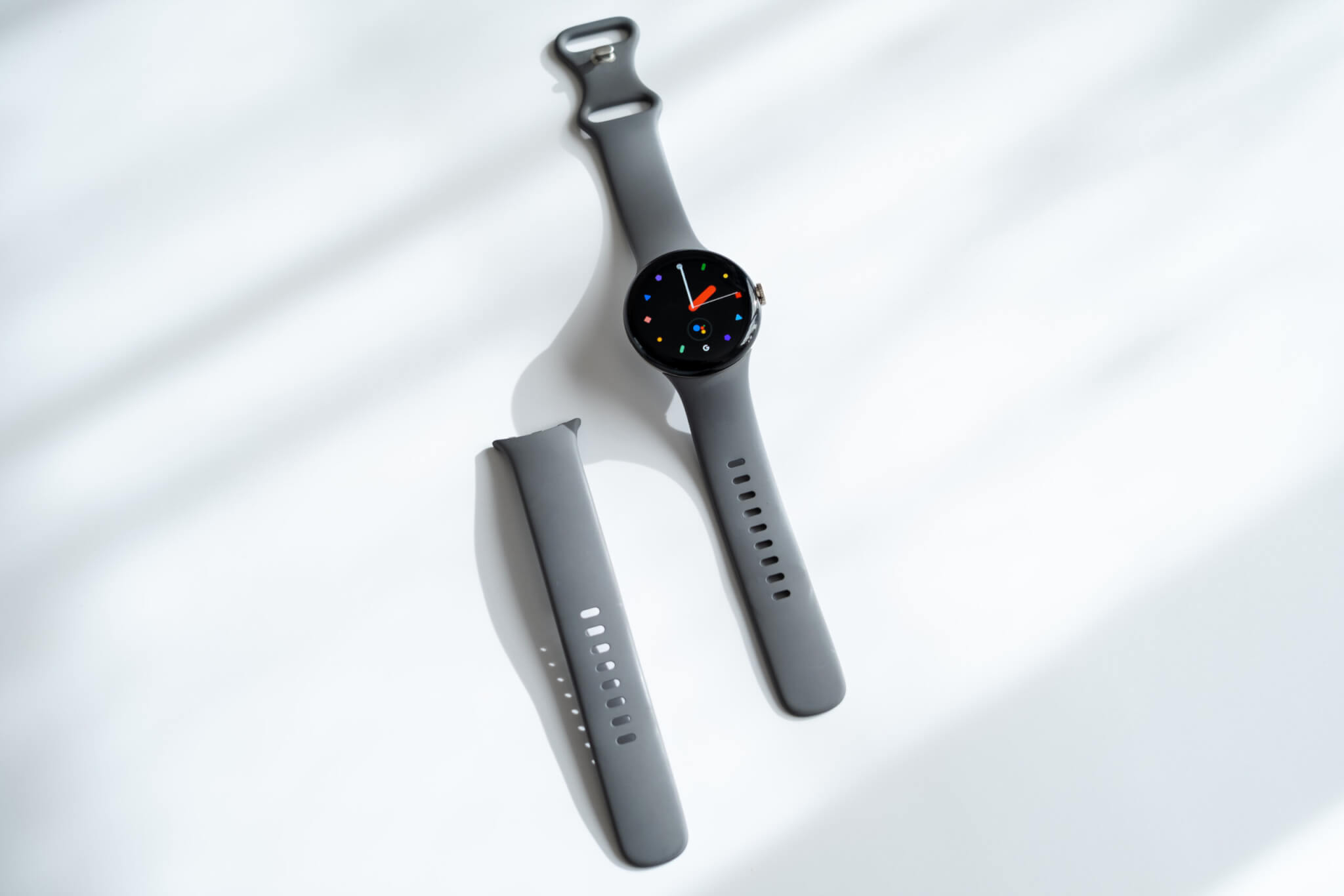 Google Pixel Watch 大小2つのバンドが付属