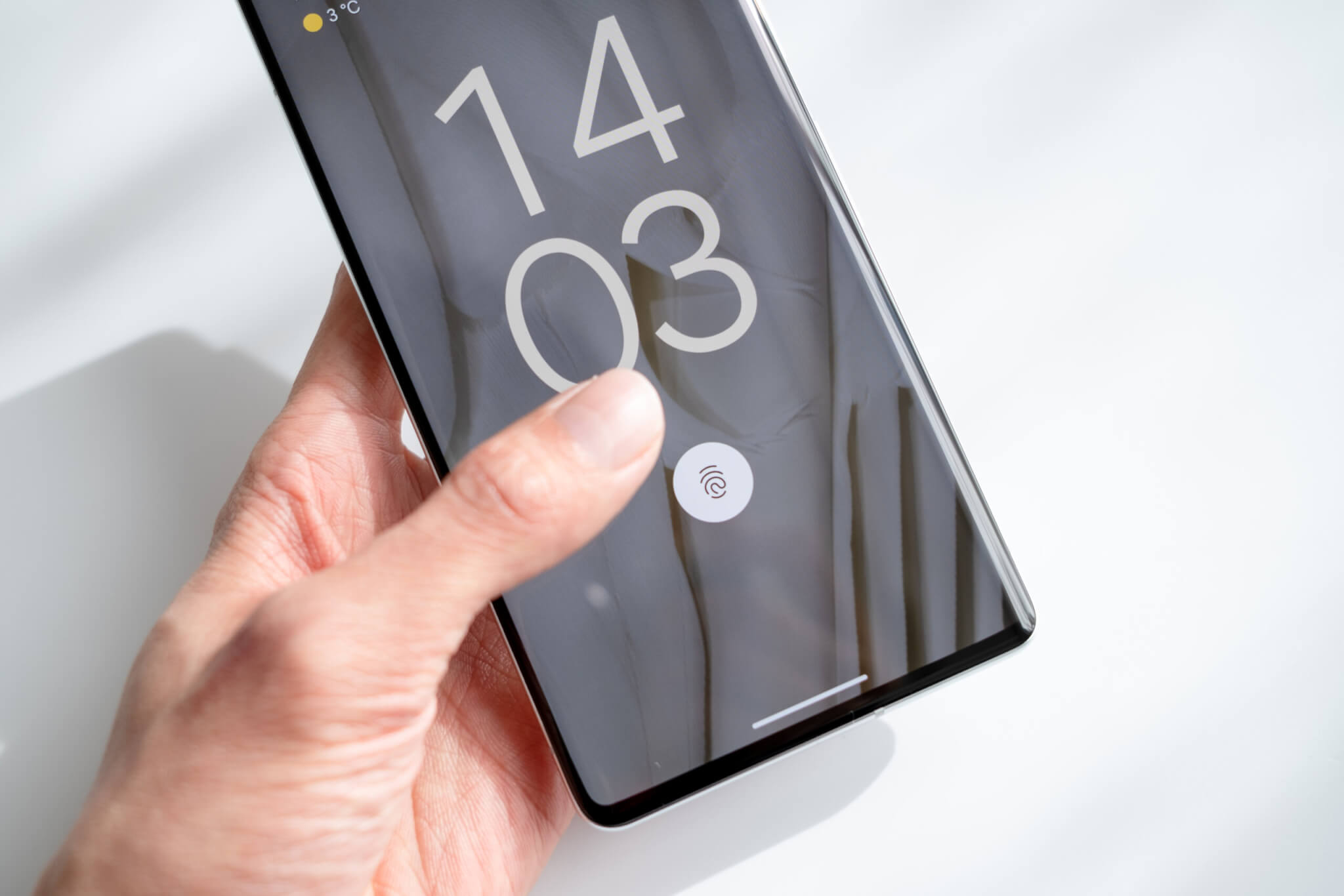 Google Pixel 7 Pro 指紋認証、顔認証の両方に対応