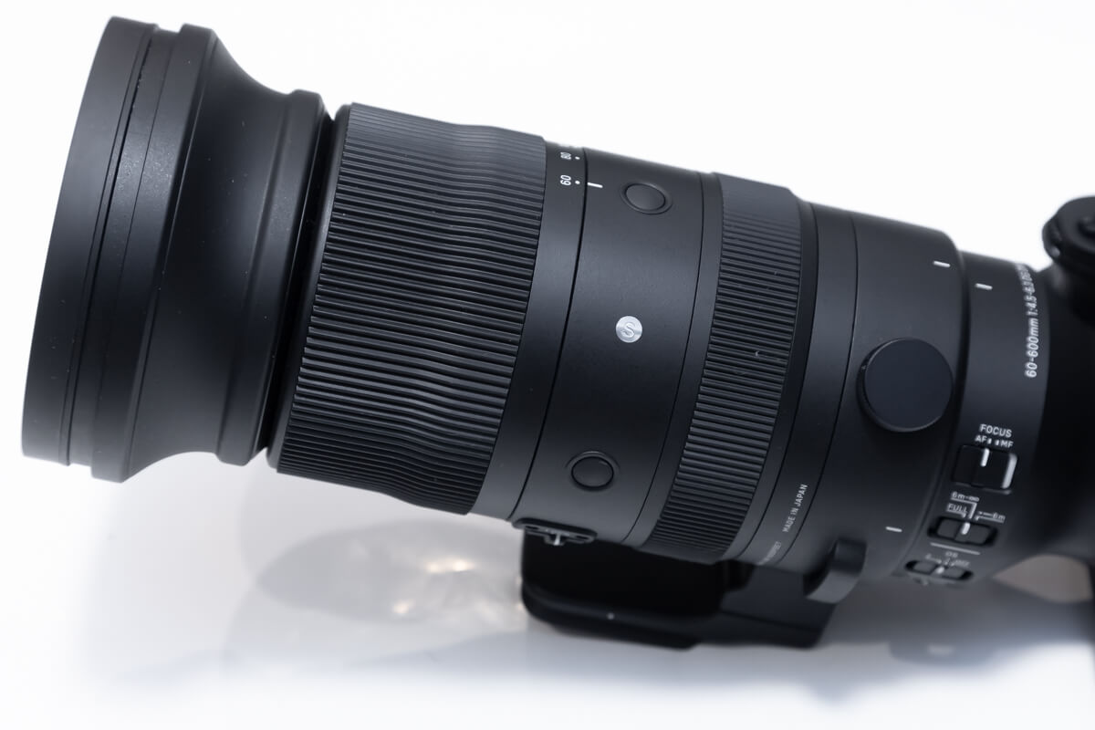 SIGMA 60-600mm F4.5-6.3 DG DN OS Sports AFLボタン 搭載