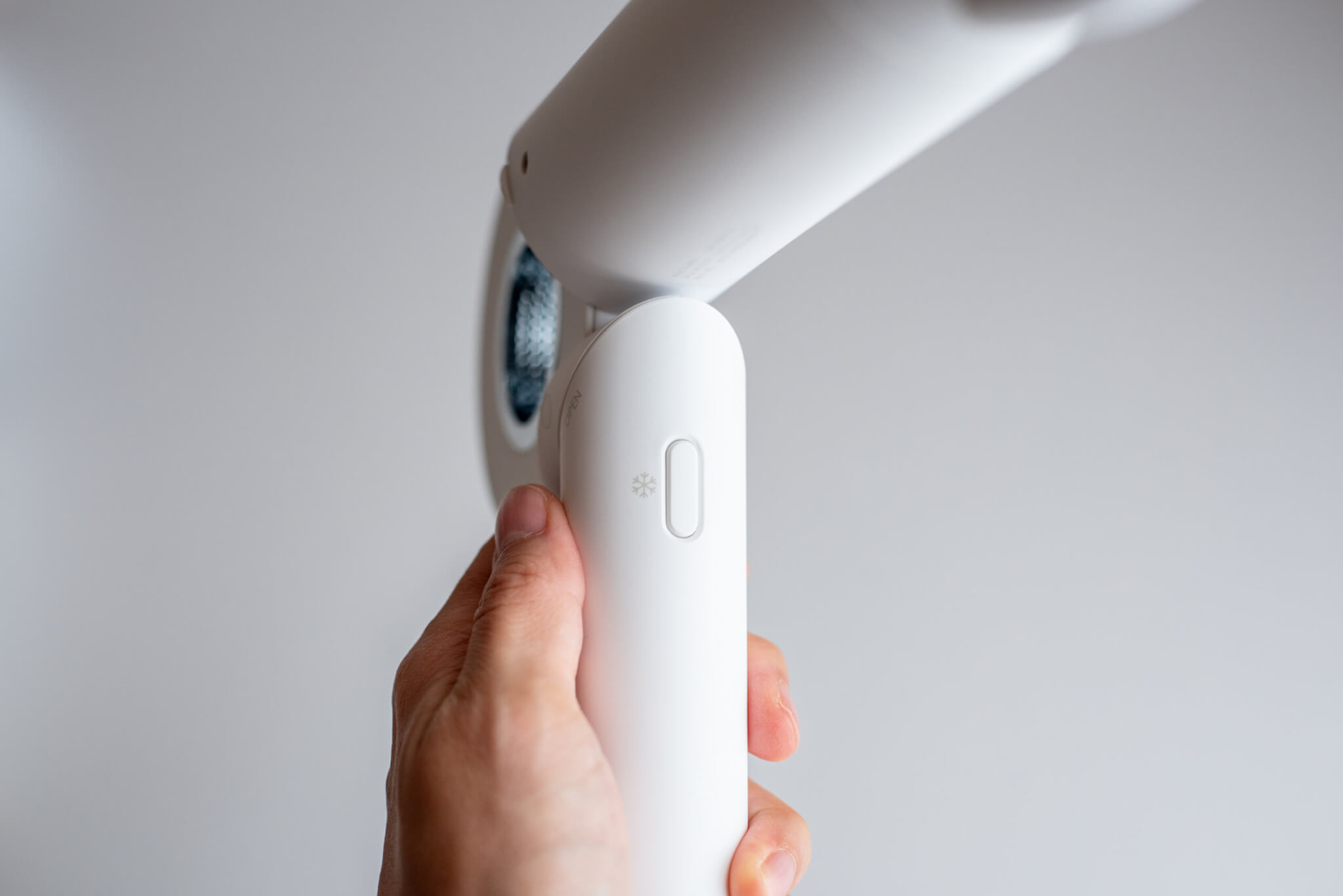 cadre HAIR DRYER
冷風ボタン